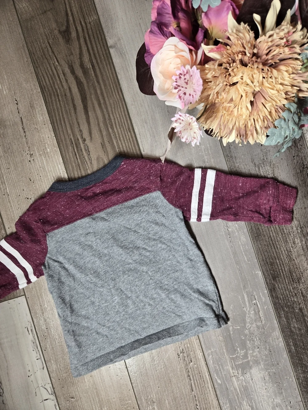 OshKosh B'gosh Burgundy Gray and White Varsity Logo Tee Baby Boy Size 9m NWOT